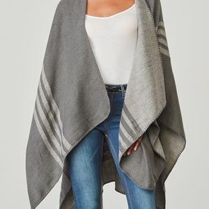 BB Dakota Gray Poncho - NWOT